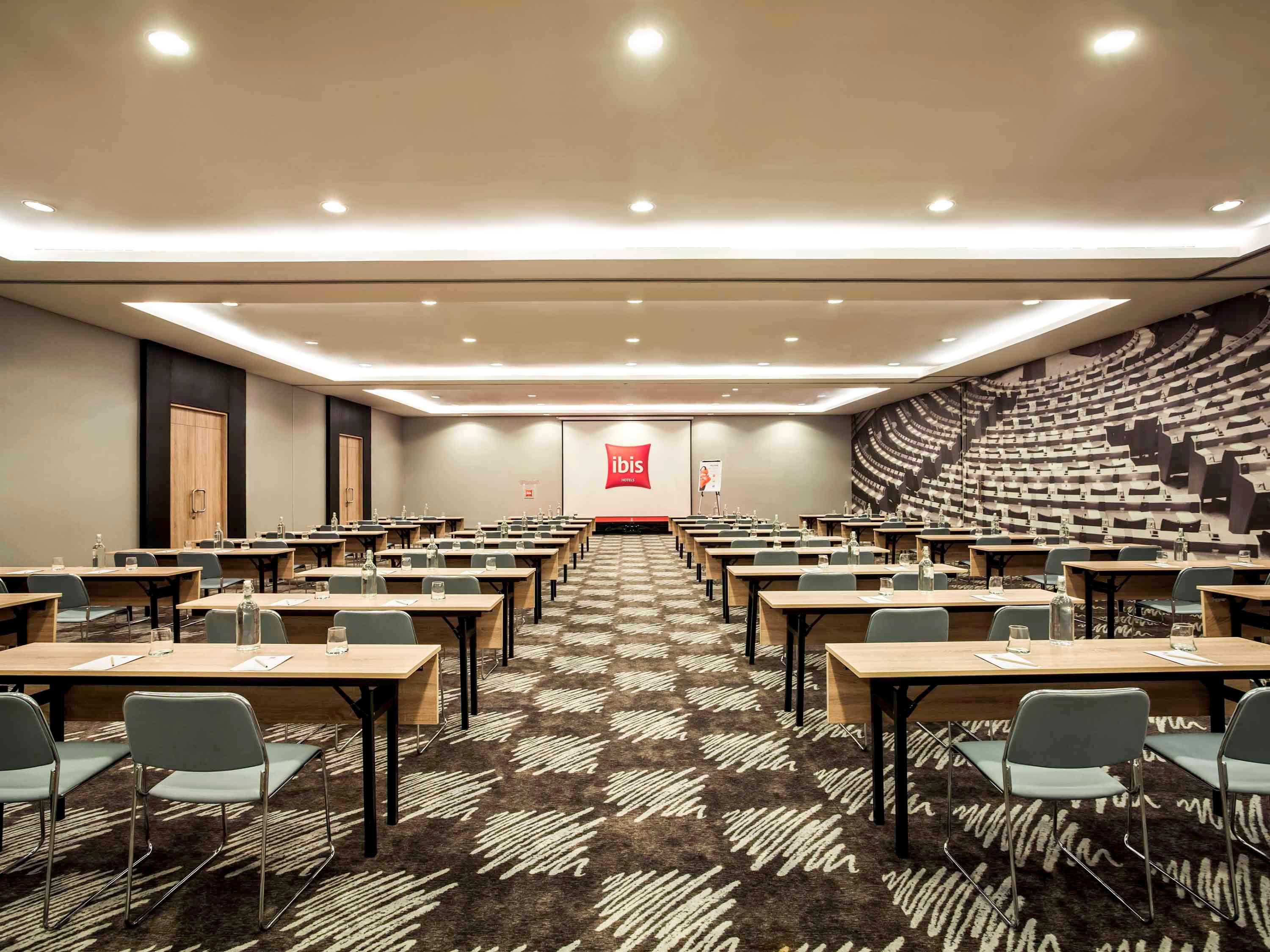 Ibis Jakarta Harmoni Exterior photo