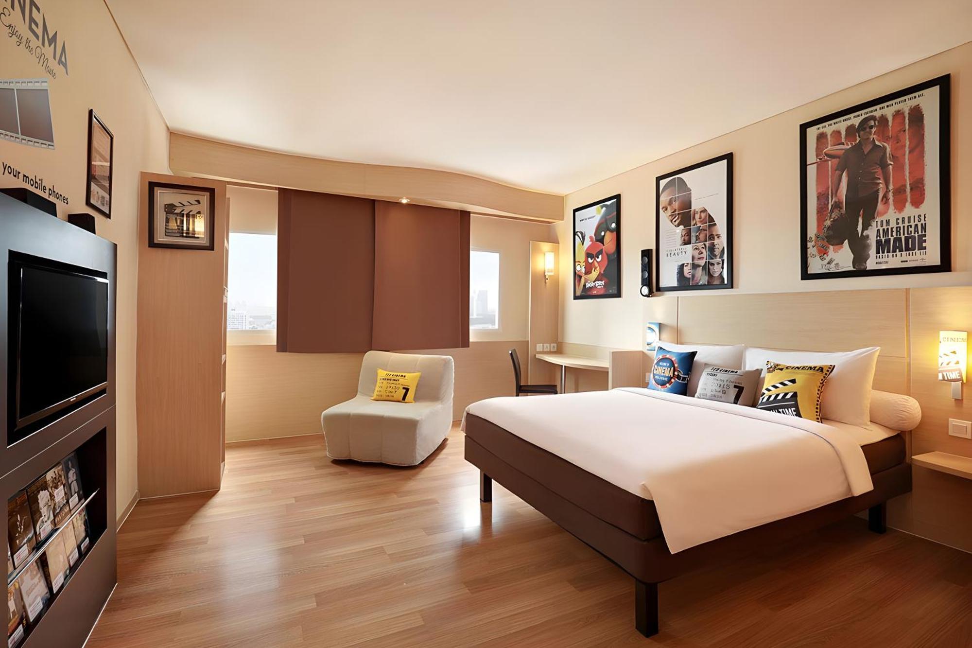 Ibis Jakarta Harmoni Exterior photo