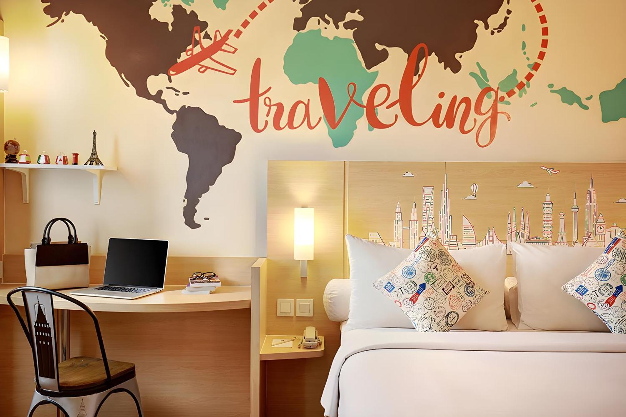 Ibis Jakarta Harmoni Exterior photo